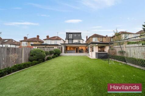 Broadfields Avenue-19.jpg