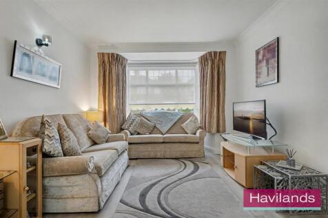 Lonsdale Drive EN2 7LH-5.jpg