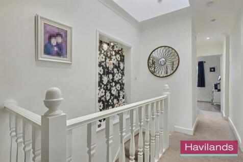 Lonsdale Drive EN2 7LH-8.jpg