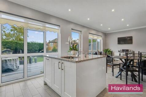 Lonsdale Drive EN2 7LH-17.jpg