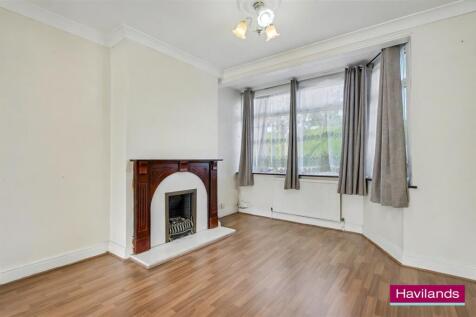 109 Dimsdale Drive EN1 1HD-3.jpg