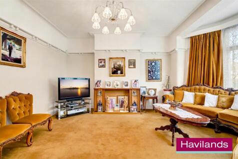 Woodland Way N21 3PY-15.jpg