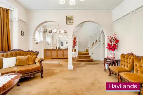 Woodland Way N21 3PY-20.jpg