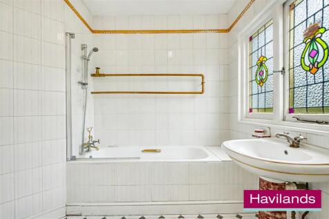 Woodland Way N21 3PY-2.jpg