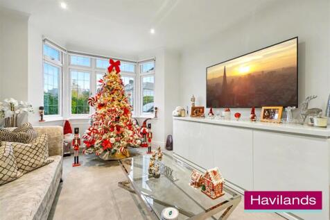 Cranleigh Gardens N21 1DR-17.jpg