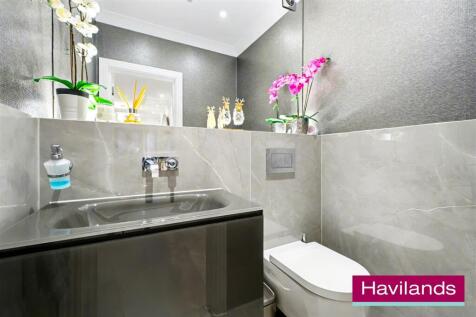 Cranleigh Gardens N21 1DR-16.jpg