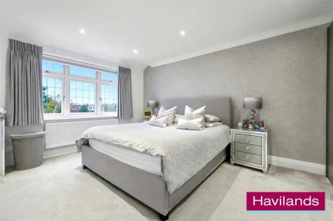 Cranleigh Gardens N21 1DR-14.jpg