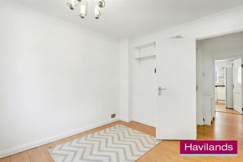 Hill House Close N21 1LG-4.jpg