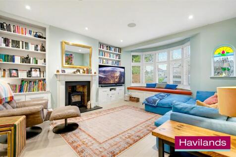 Hoodcote Gardens N21 2NE-19.jpg