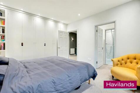 Hoodcote Gardens N21 2NE-15.jpg