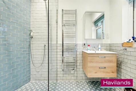 Hoodcote Gardens N21 2NE-4.jpg