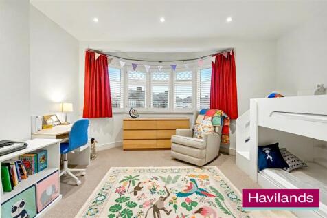 Hoodcote Gardens N21 2NE-18.jpg