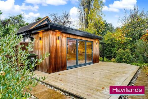 Hoodcote Gardens N21 2NE-13.jpg