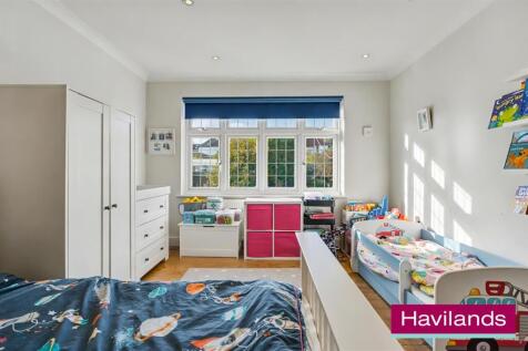 54 Cheyne Walk N21 1DE-15.jpg