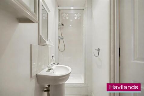 12 Kinderton Close N14 5AL-5.jpg