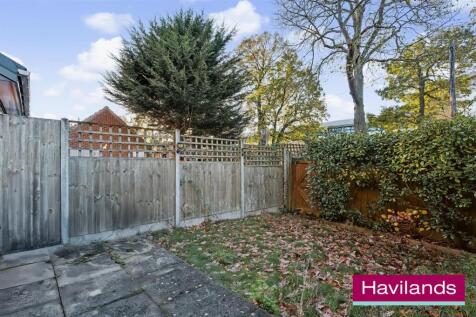 12 Kinderton Close N14 5AL-21.jpg