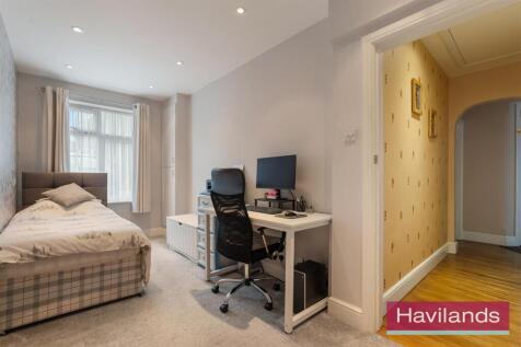 Lindal Crescent-2.jpg