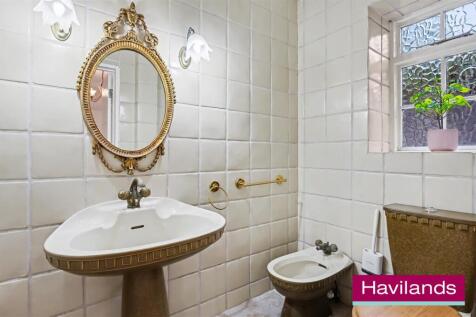 2 Old Park Ridings N21 2EU-11.jpg