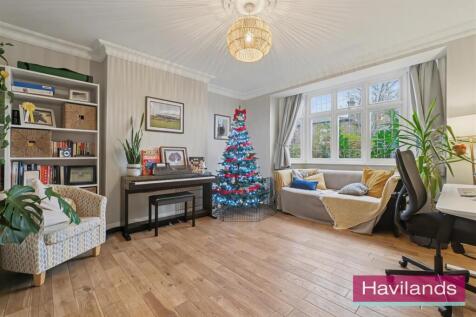 Vicars Moor Lane N21 1BL-20.jpg