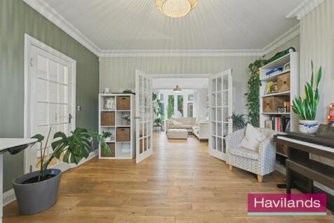 Vicars Moor Lane N21 1BL-1.jpg