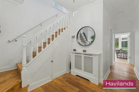 Vicars Moor Lane N21 1BL-2.jpg