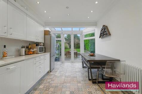 Vicars Moor Lane N21 1BL-3.jpg