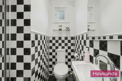 Vicars Moor Lane N21 1BL-6.jpg