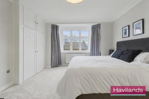 Vicars Moor Lane N21 1BL-23.jpg