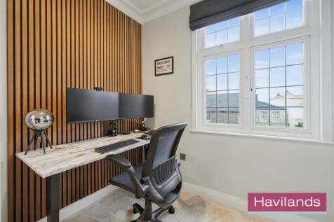 Vicars Moor Lane N21 1BL-11.jpg