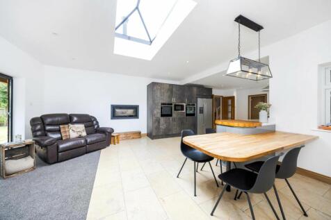 BREAKFAST BAR