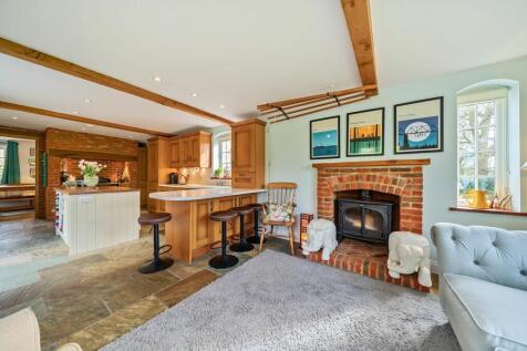 Kitchen &amp; sitting room