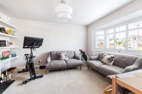 FRONT SITTING ROOM