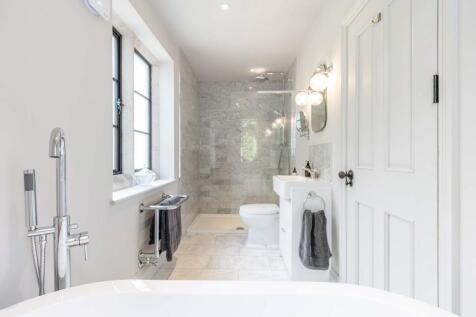Bedroom 1 en suite