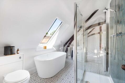 Bedroom 3 &amp; 4 en suite