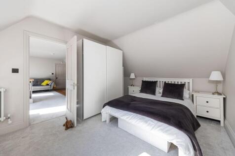 Guest bedroom