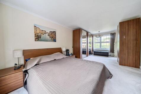 Principle bedroom