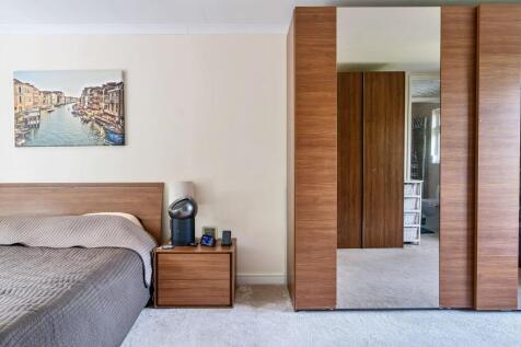 Principle bedroom