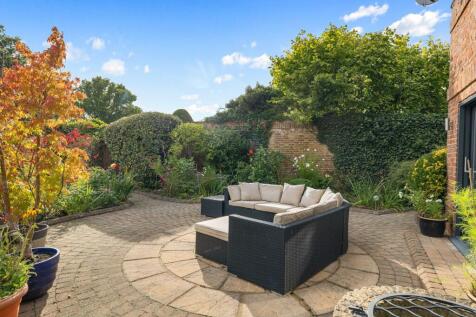 PATIO 2