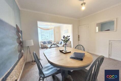 Living Room/Diner