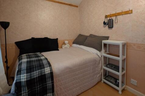 Image 2 - 136 Glen View Road .jpg