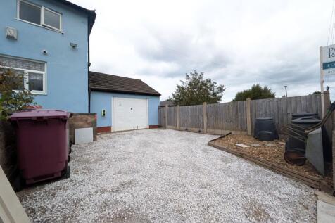136glenview-driveway.jpg
