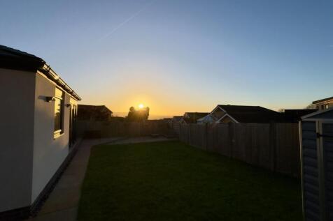 Garden 5 Photo, Clockhouse Grove, Burnley, 5 Bedro