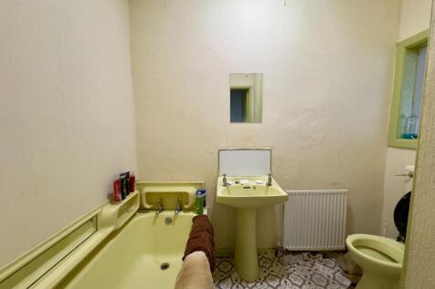 Hollingreave Road, Burnley, Bathroom Photo, For Sa