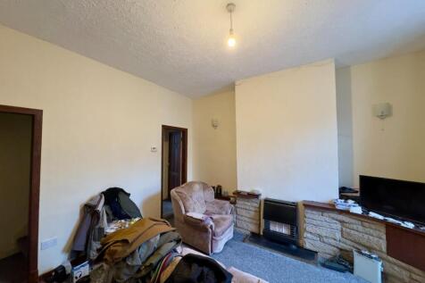 Hollingreave Road, Burnley, Reception Room Photo 2