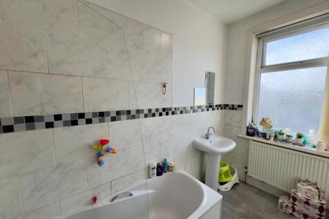 Bathroom Photo 3 Lowerhouse Lane, Burnley, For Sal