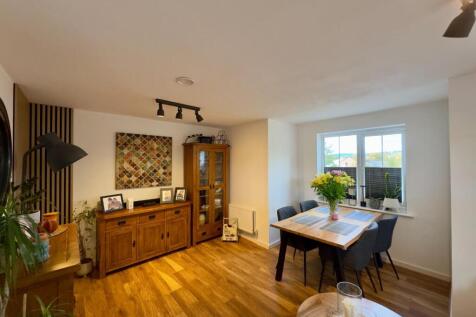 Reception Room Image, Four Bedroom Property For Sa