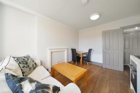 Flat 4E, 4-6 Cleveland Residences, Cleveland Stree
