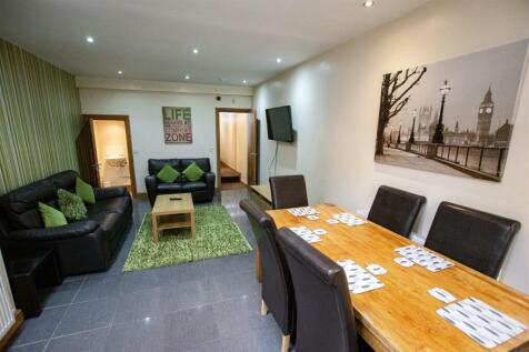 Open Plan Kitchen/ Living Area