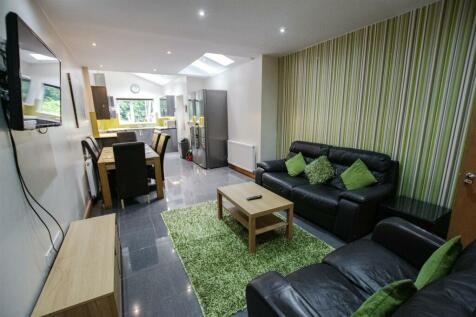 Open Plan Kitchen/ Living Area