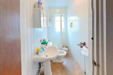 21-Rookery-Road-Bathroom-3.jpg